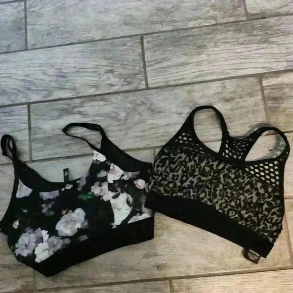 Bundle of 2 Victoria Secret sports bras size Lg - Picture 1 of 1